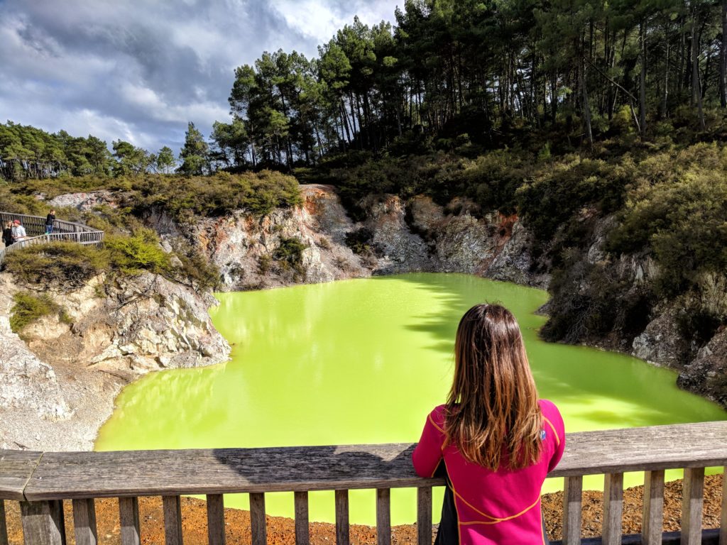 Wai O Tapu zielony kolor wody w Devil's Bath